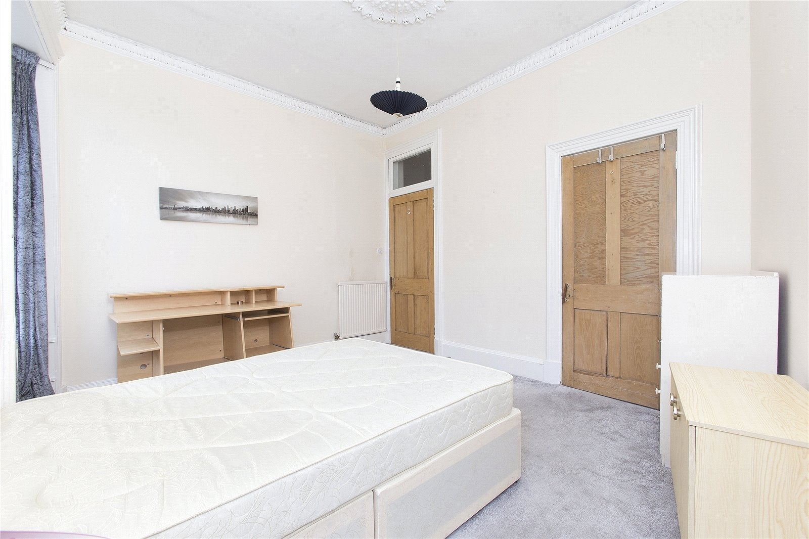 Flat Marchmont Crescent in City of Edinburgh