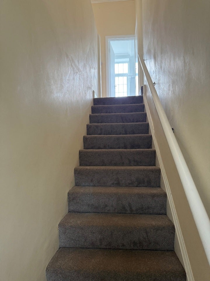 Flat Norbury Avenue in Greater London