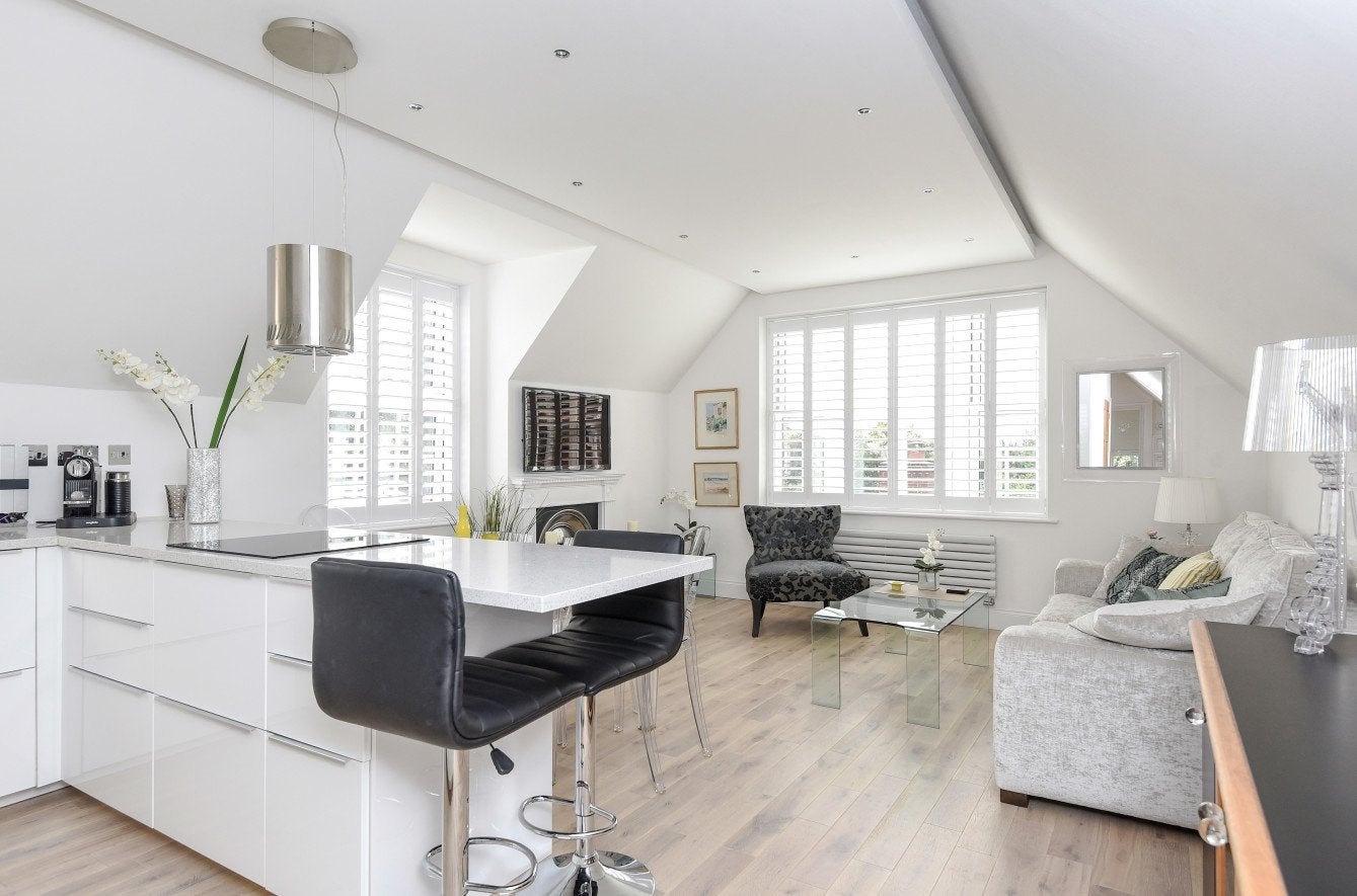 Flat Riverwood Lane in Greater London