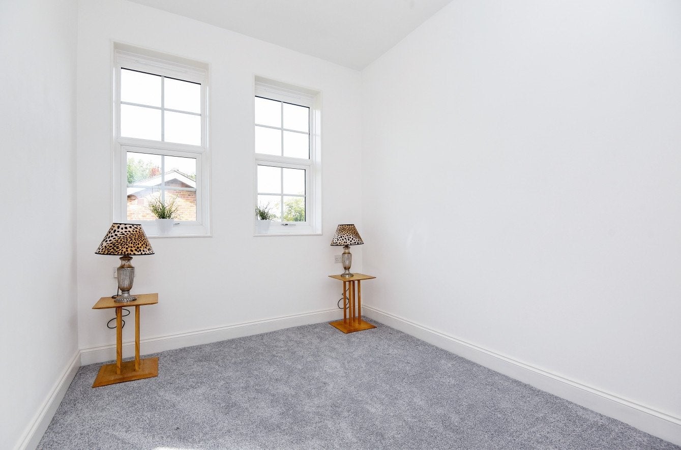 Flat Riverwood Lane in Greater London