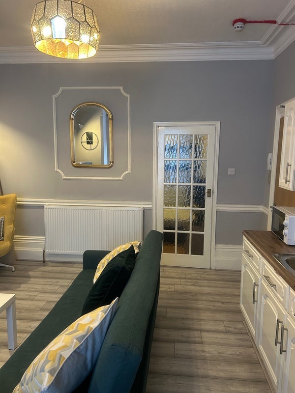 Flat Mapperley Park Drive in Nottingham