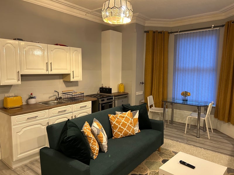Flat Mapperley Park Drive in Nottingham