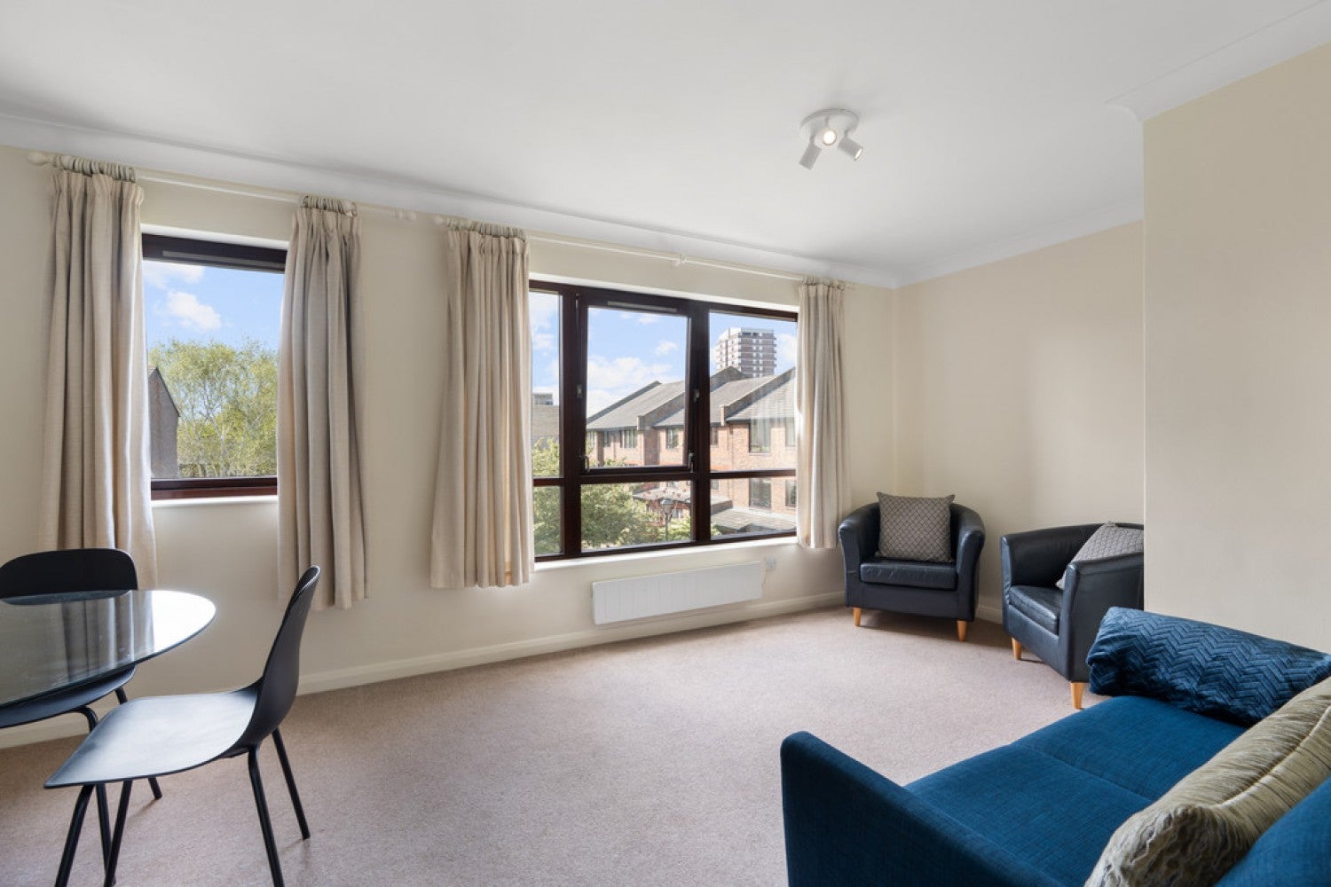 Flat Maltings Place in Greater London