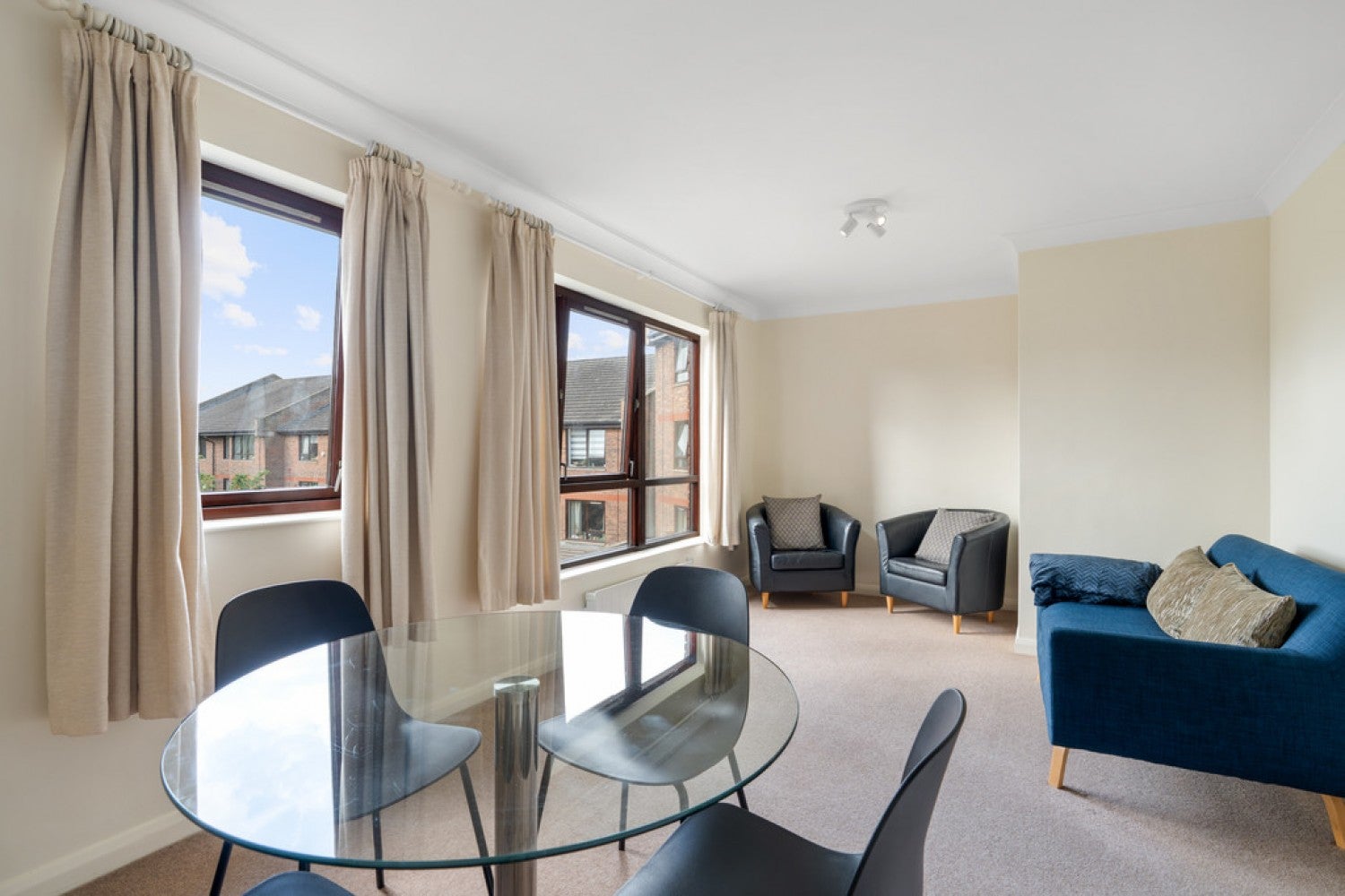 Flat Maltings Place in Greater London