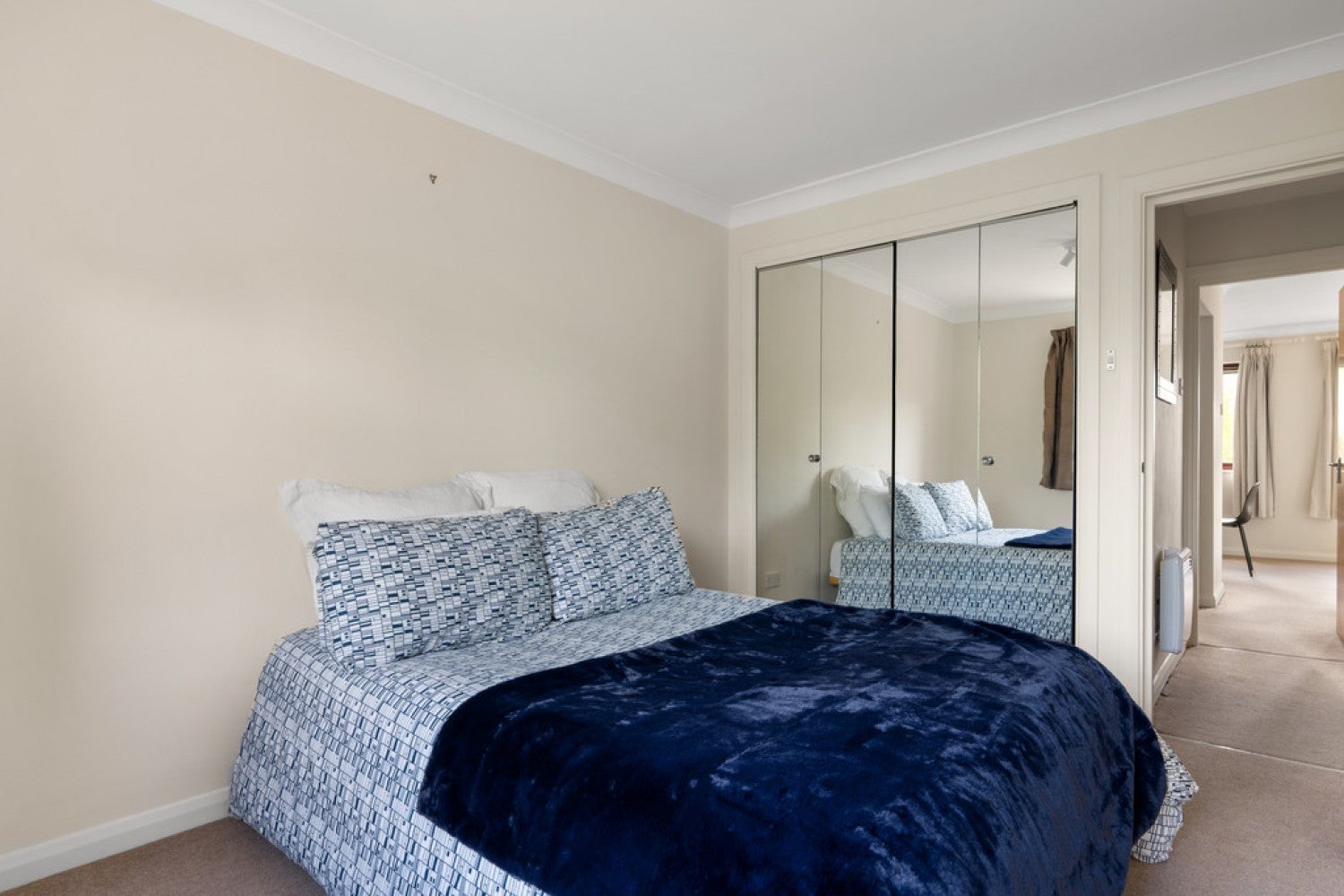 Flat Maltings Place in Greater London