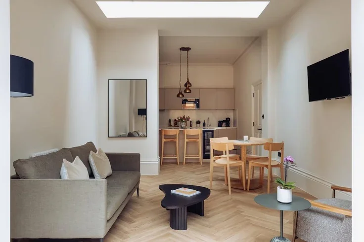 Flat Lymington Road in Greater London