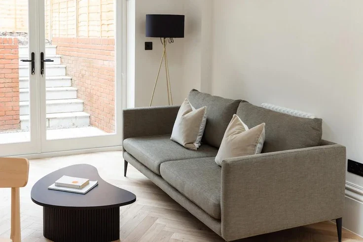 Flat Lymington Road in Greater London