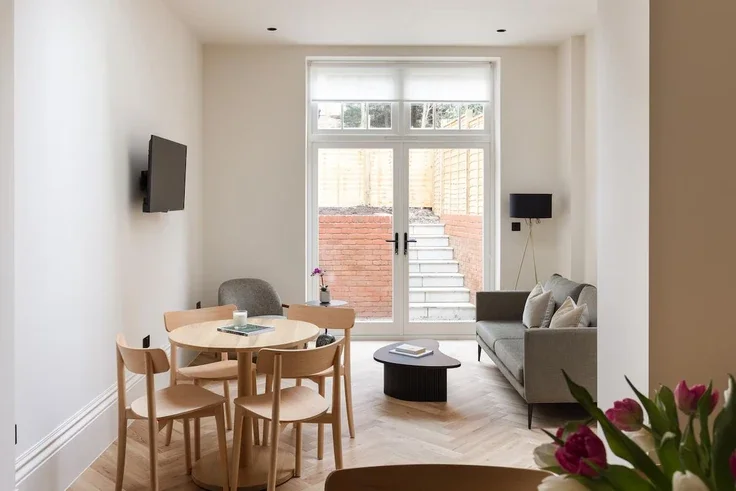 Flat Lymington Road in Greater London