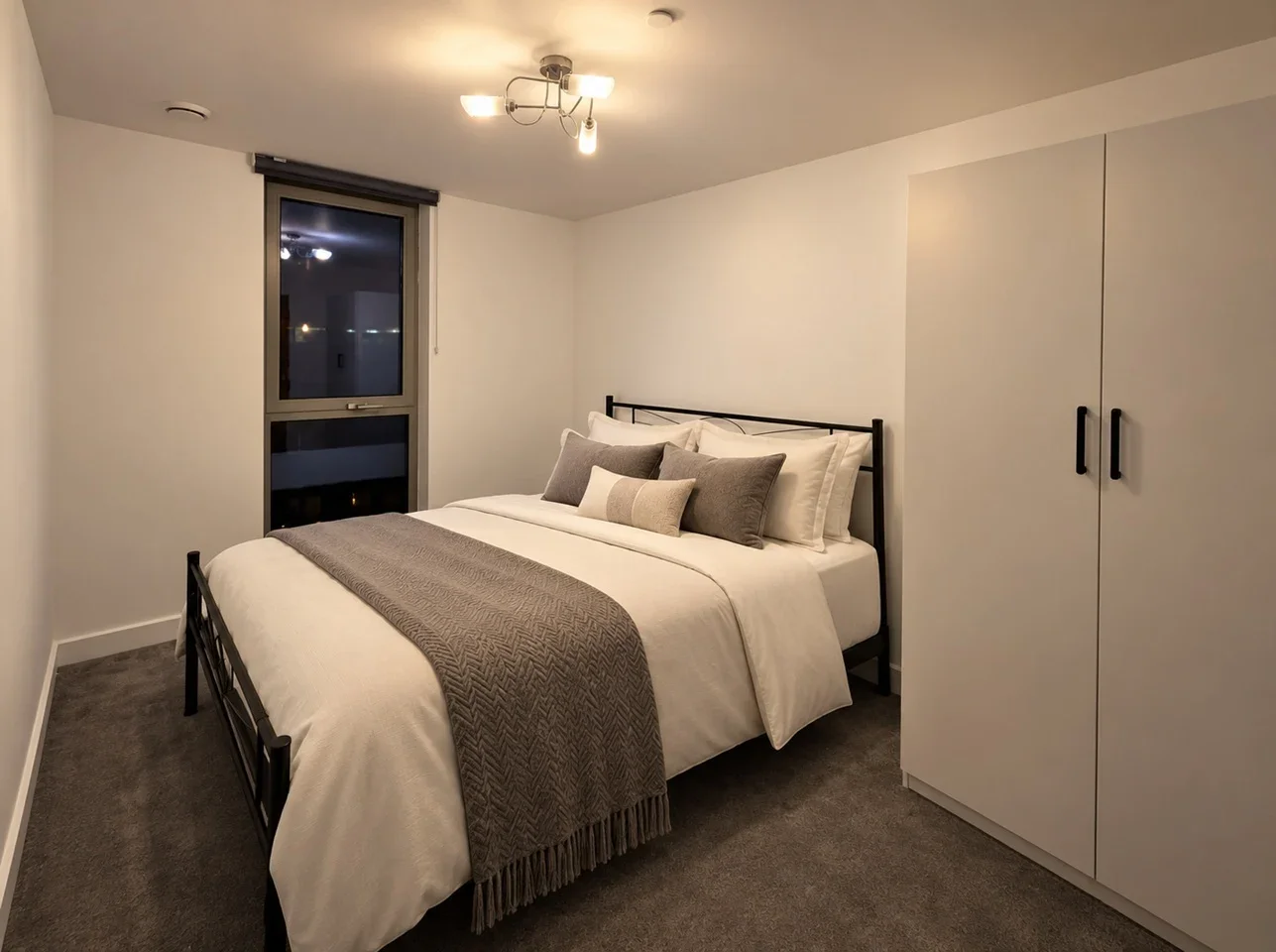 Flat Cornmill Lane in Greater London