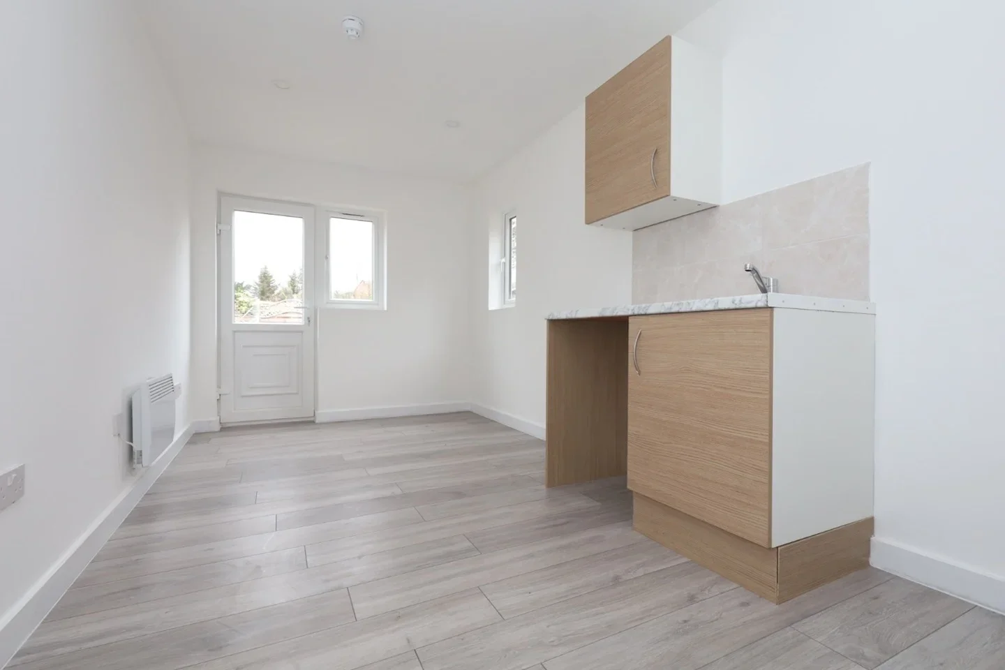 Flat Alperton Lane in Greater London