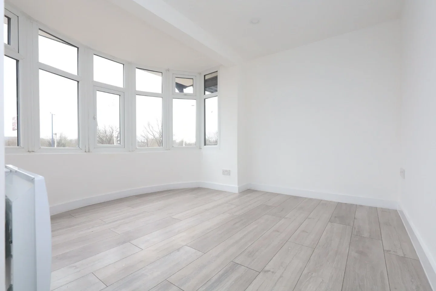 Flat Alperton Lane in Greater London