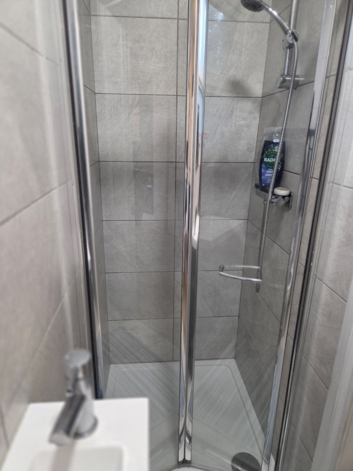Room Gunnersbury Lane in Greater London
