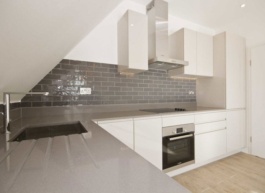 Flat Sutherland Road in Greater London
