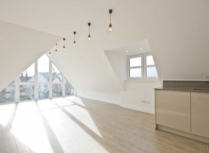 Flat Sutherland Road in Greater London