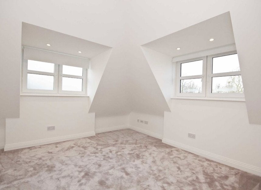 Flat Sutherland Road in Greater London
