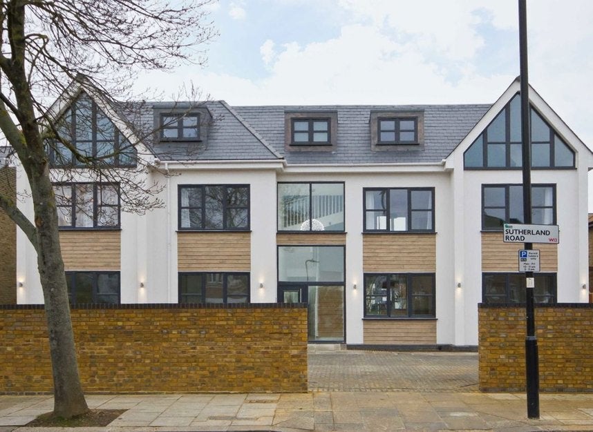 Flat Sutherland Road in Greater London