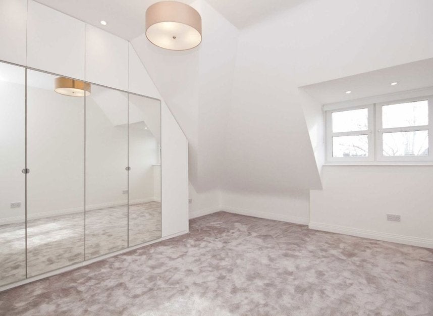 Flat Sutherland Road in Greater London