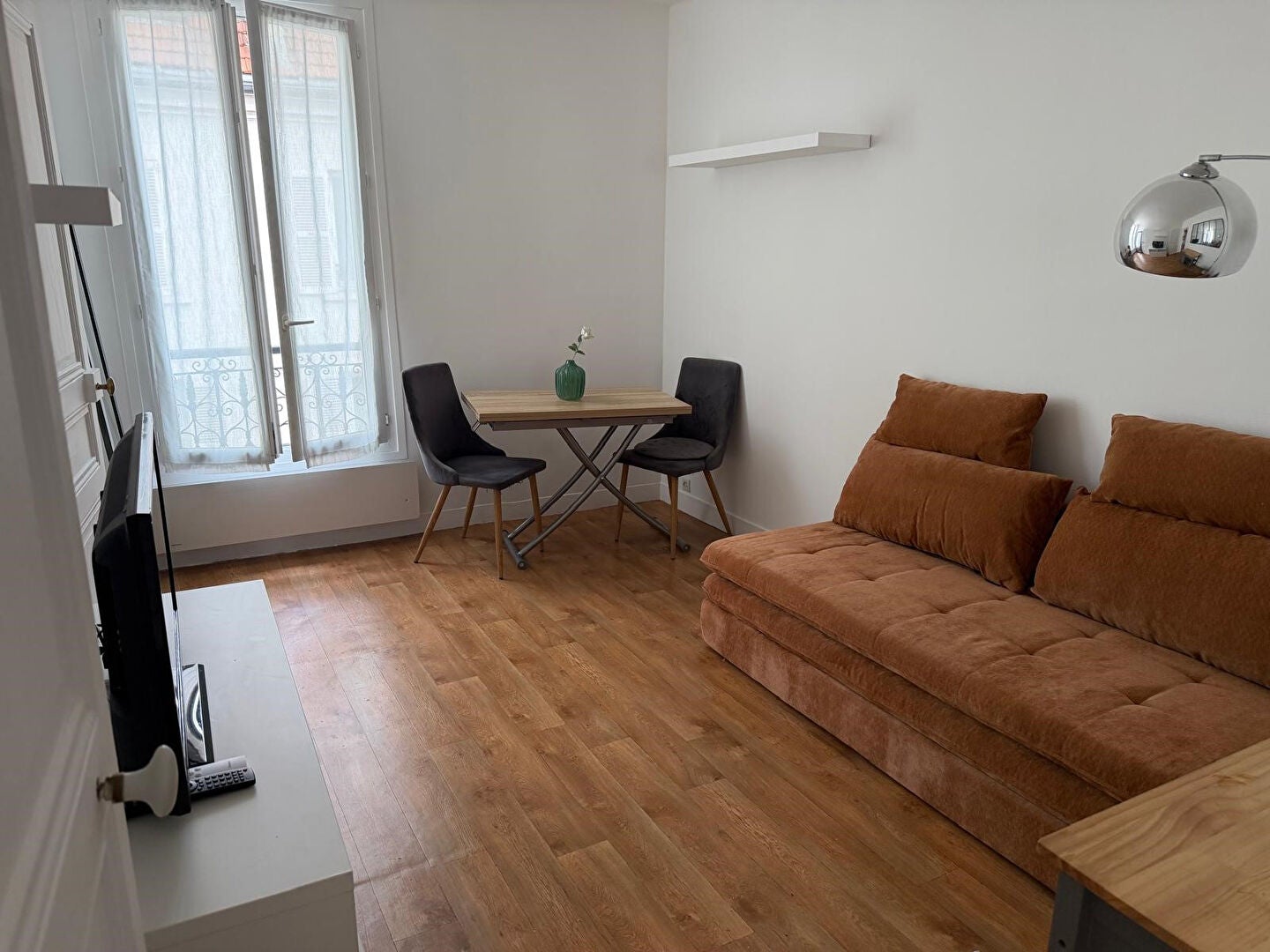 Flat Rue Jean Jaurès in Levallois-Perret