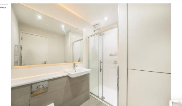 Flat Ewell Road in Greater London