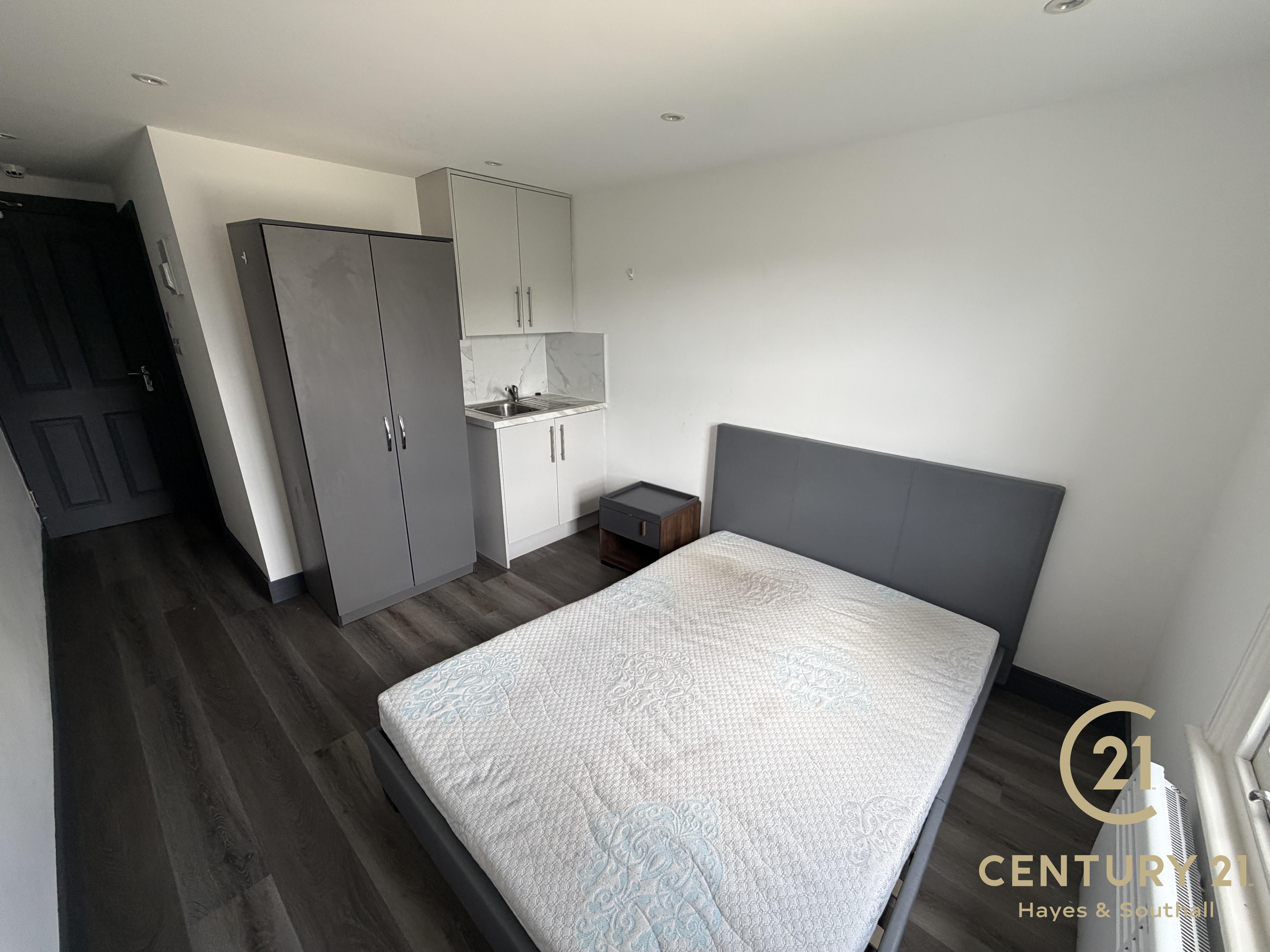 Room Colham Avenue in Greater London
