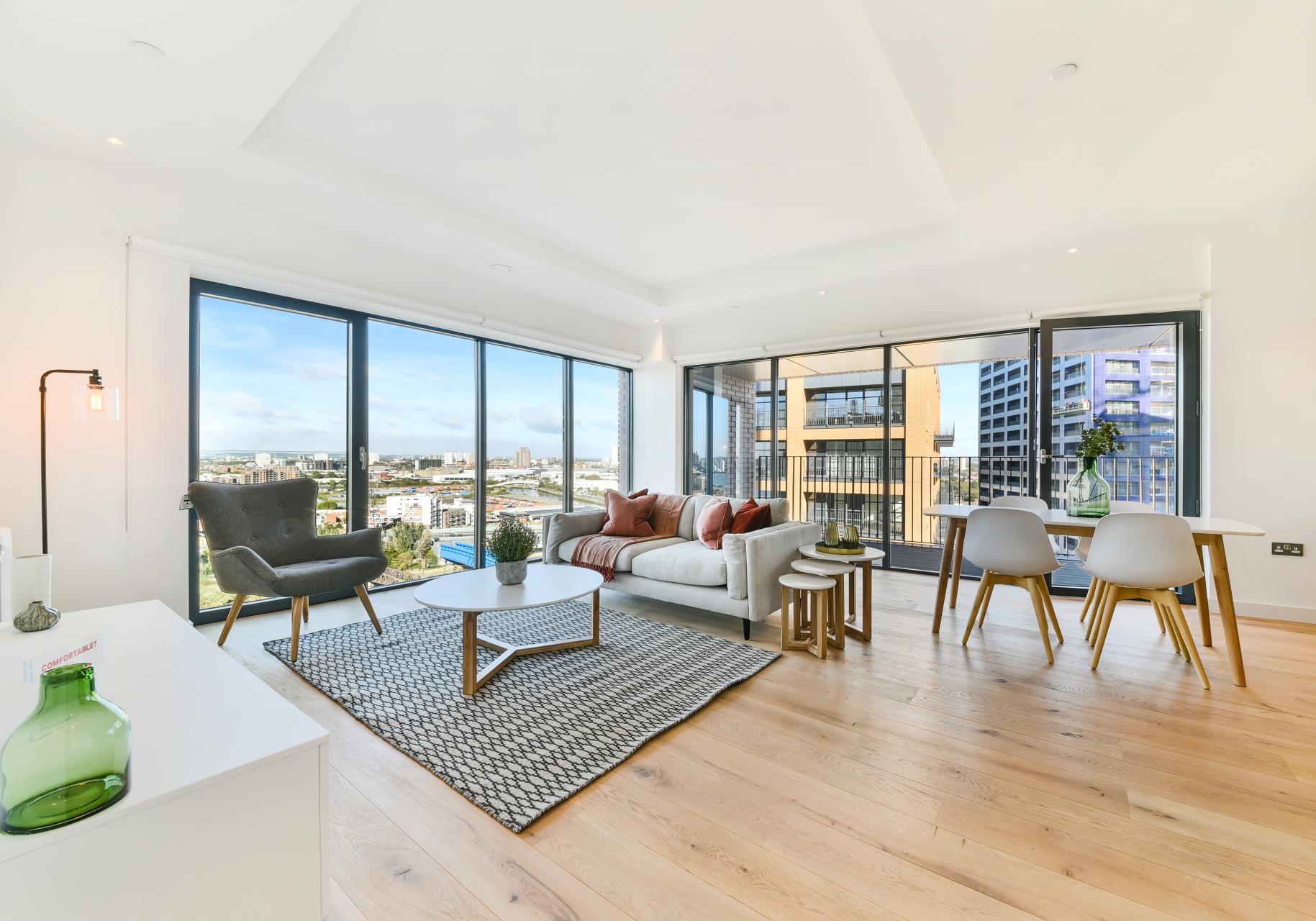 Flat Lyell Street in Greater London