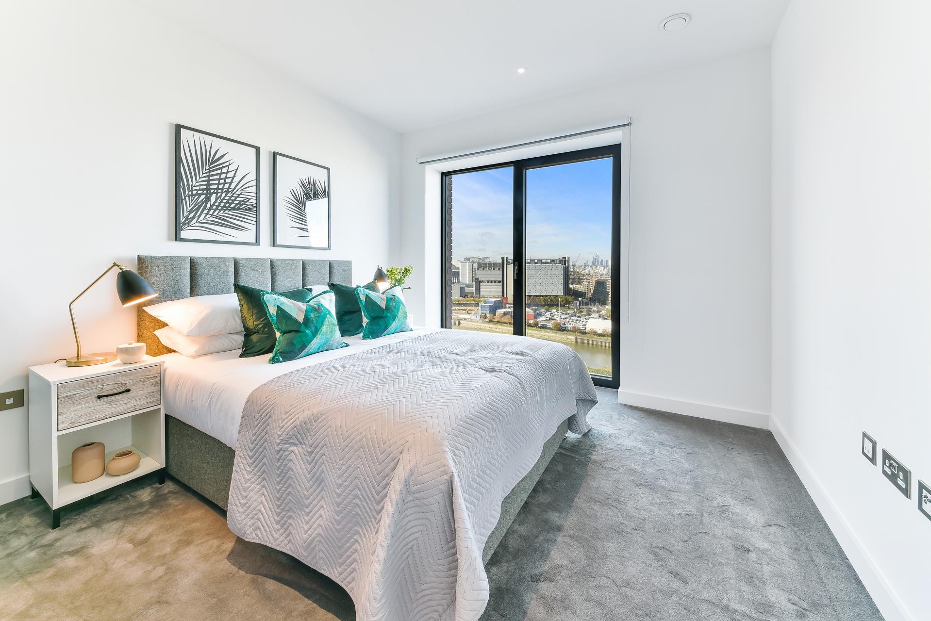 Flat Lyell Street in Greater London