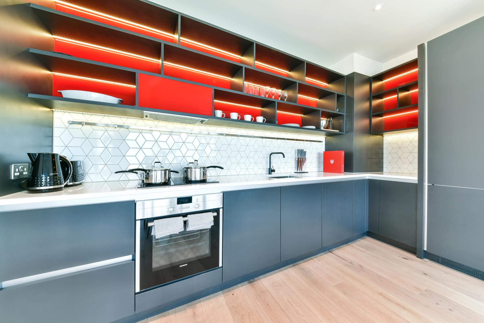 Flat Lyell Street in Greater London
