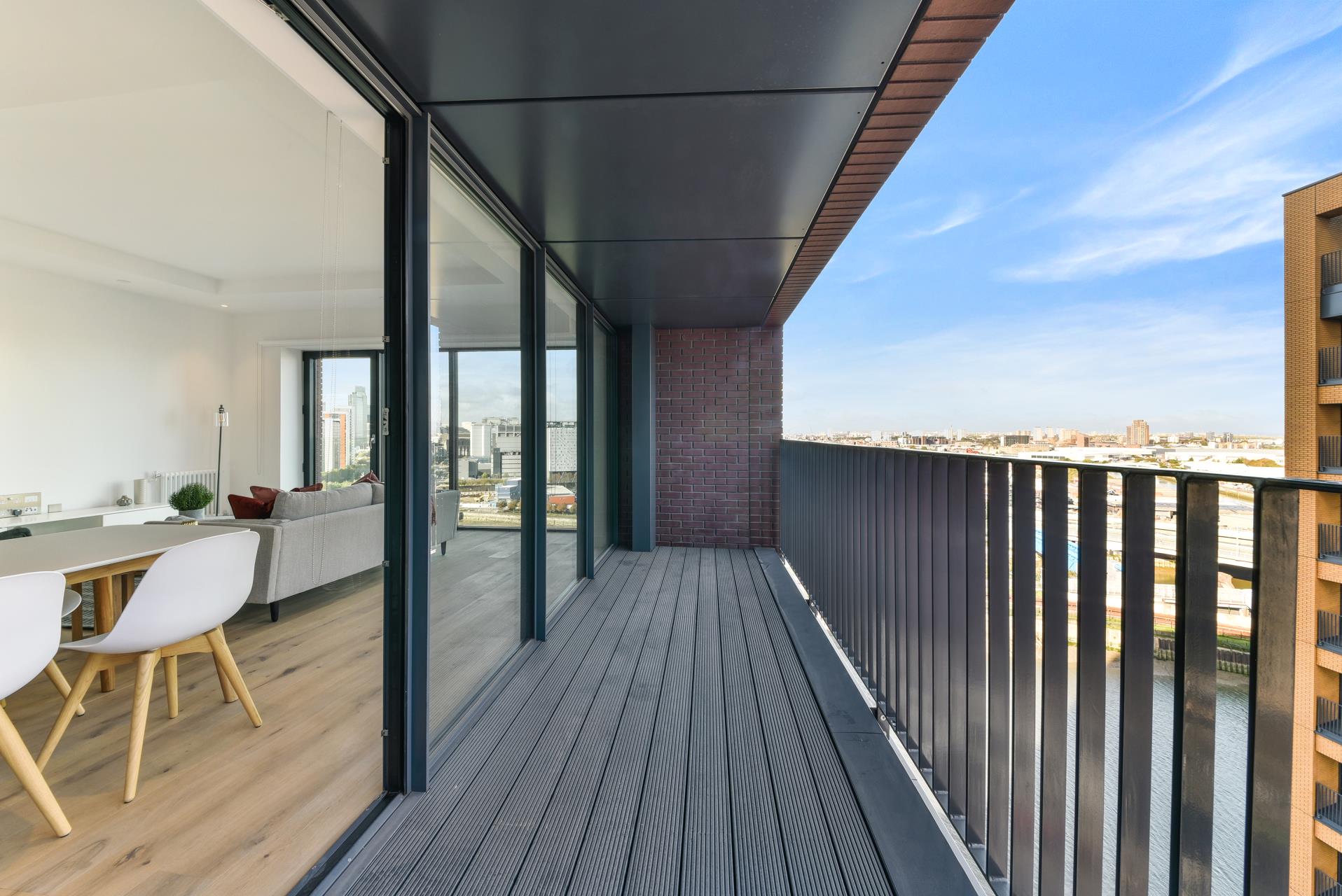 Flat Lyell Street in Greater London
