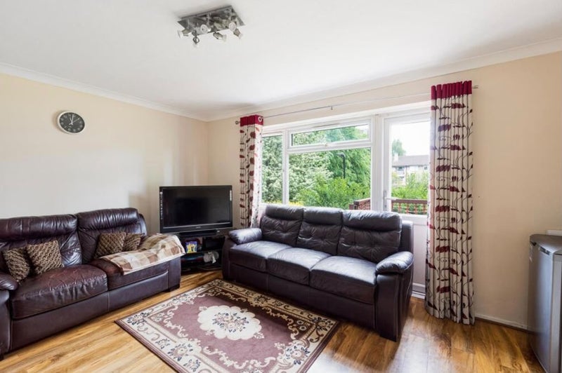 Flat Claremont Road in Greater London