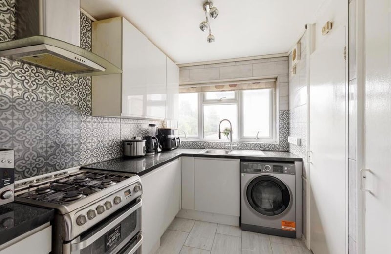 Flat Claremont Road in Greater London