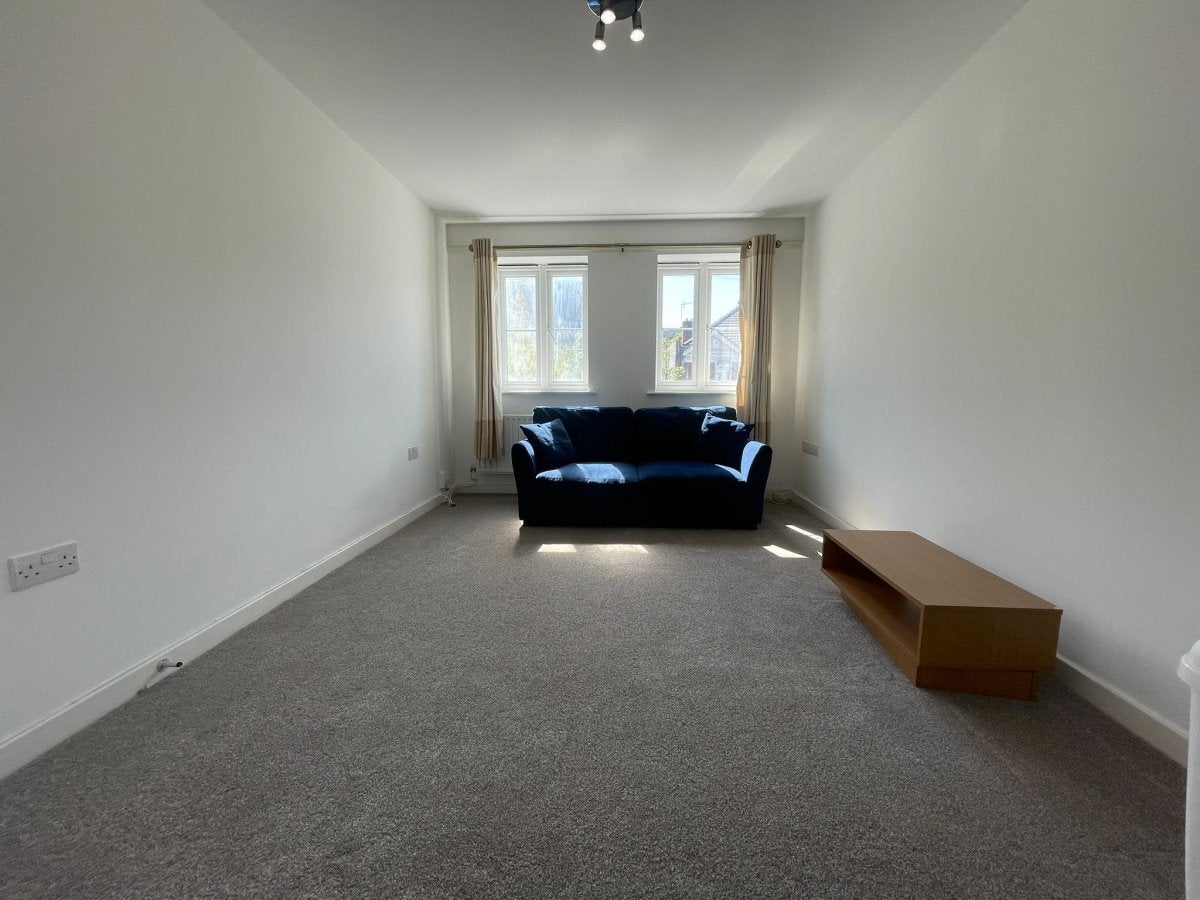 Flat Roxborough Road in London