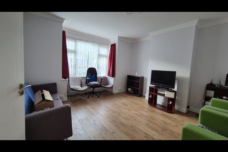 House Manor Drive in Greater London
