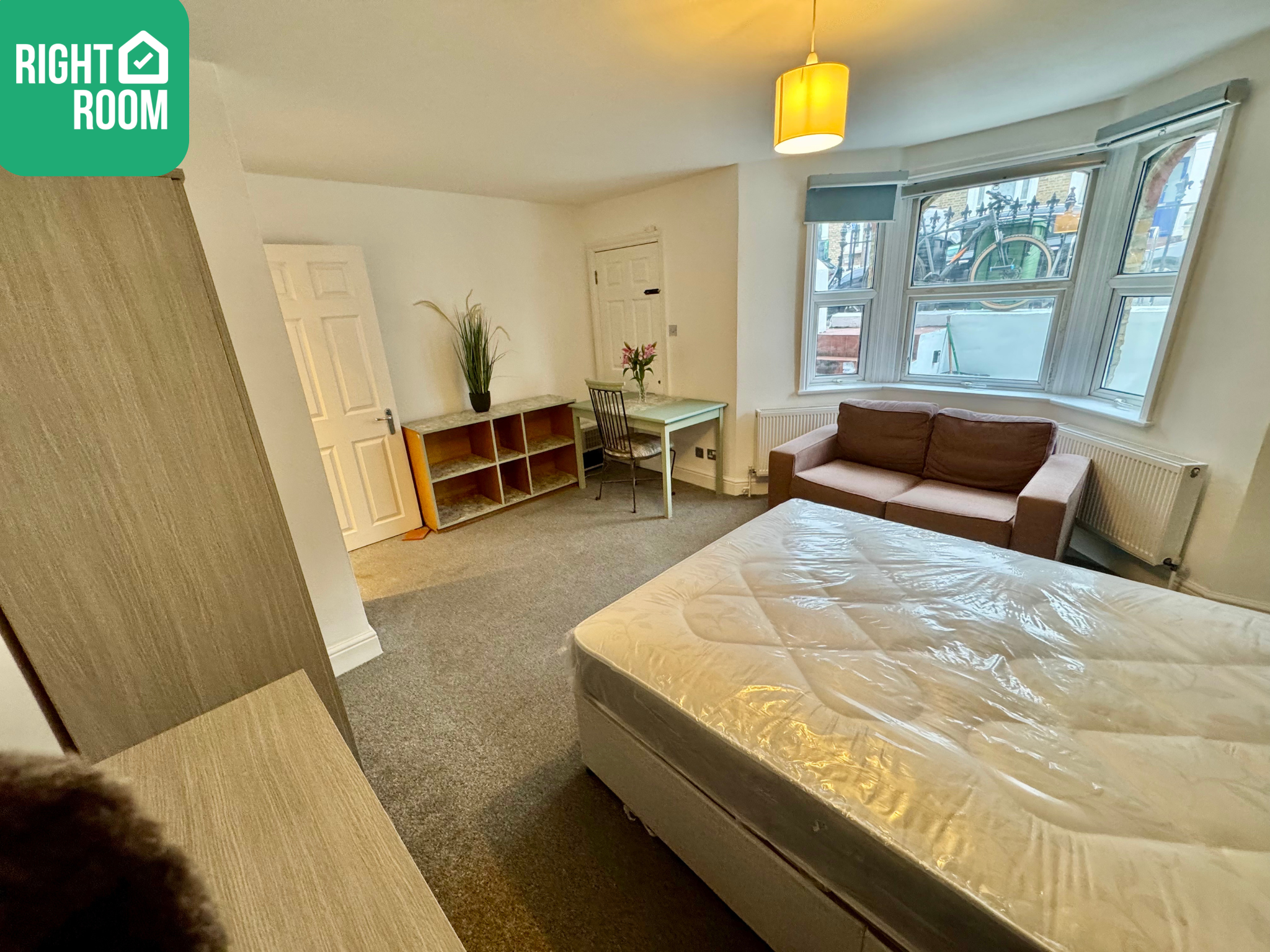 Flat Bellefields Road in Greater London
