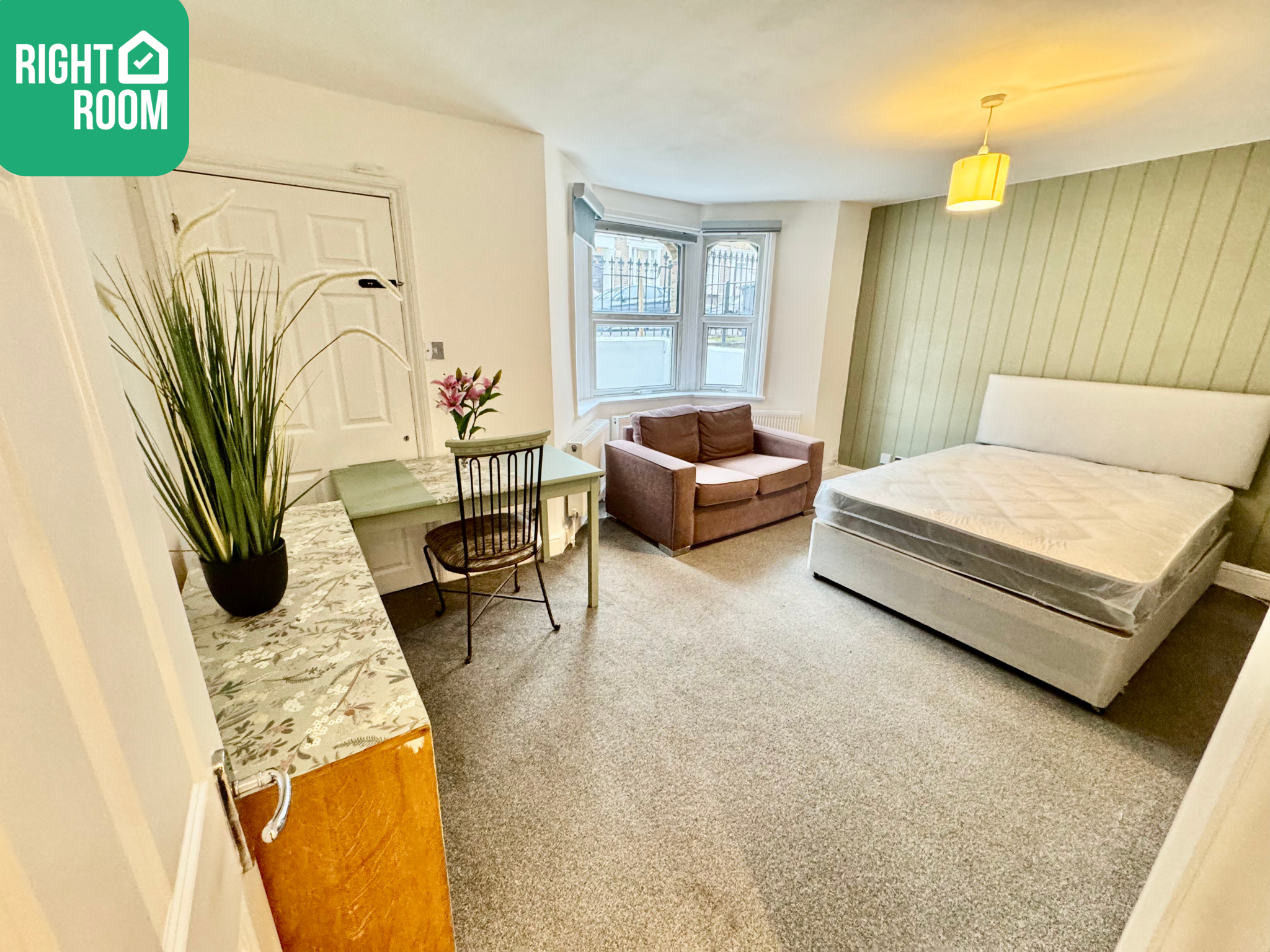 Flat Bellefields Road in Greater London