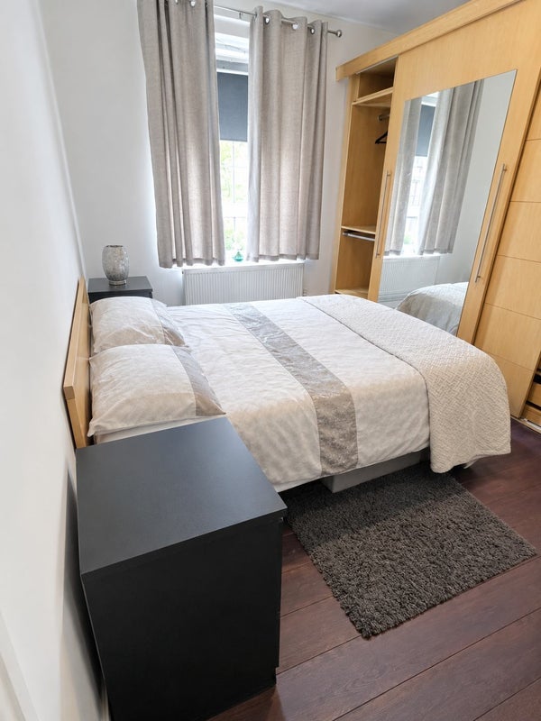 Room Adare Walk in Greater London