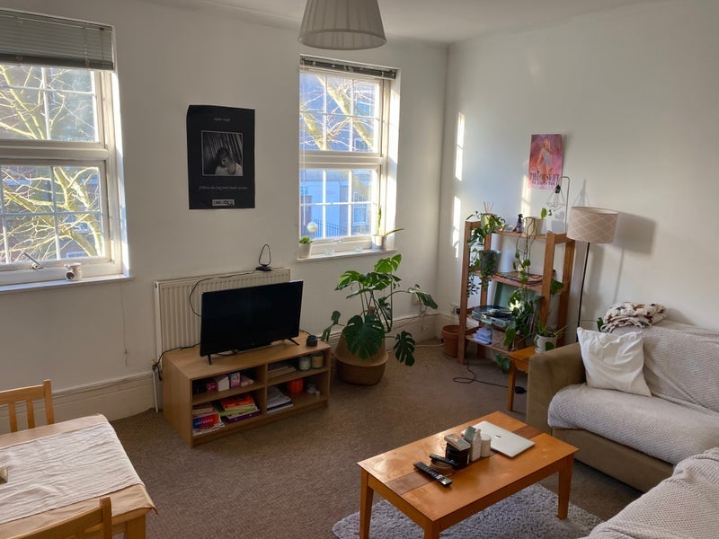 Room Leighton Road in Greater London