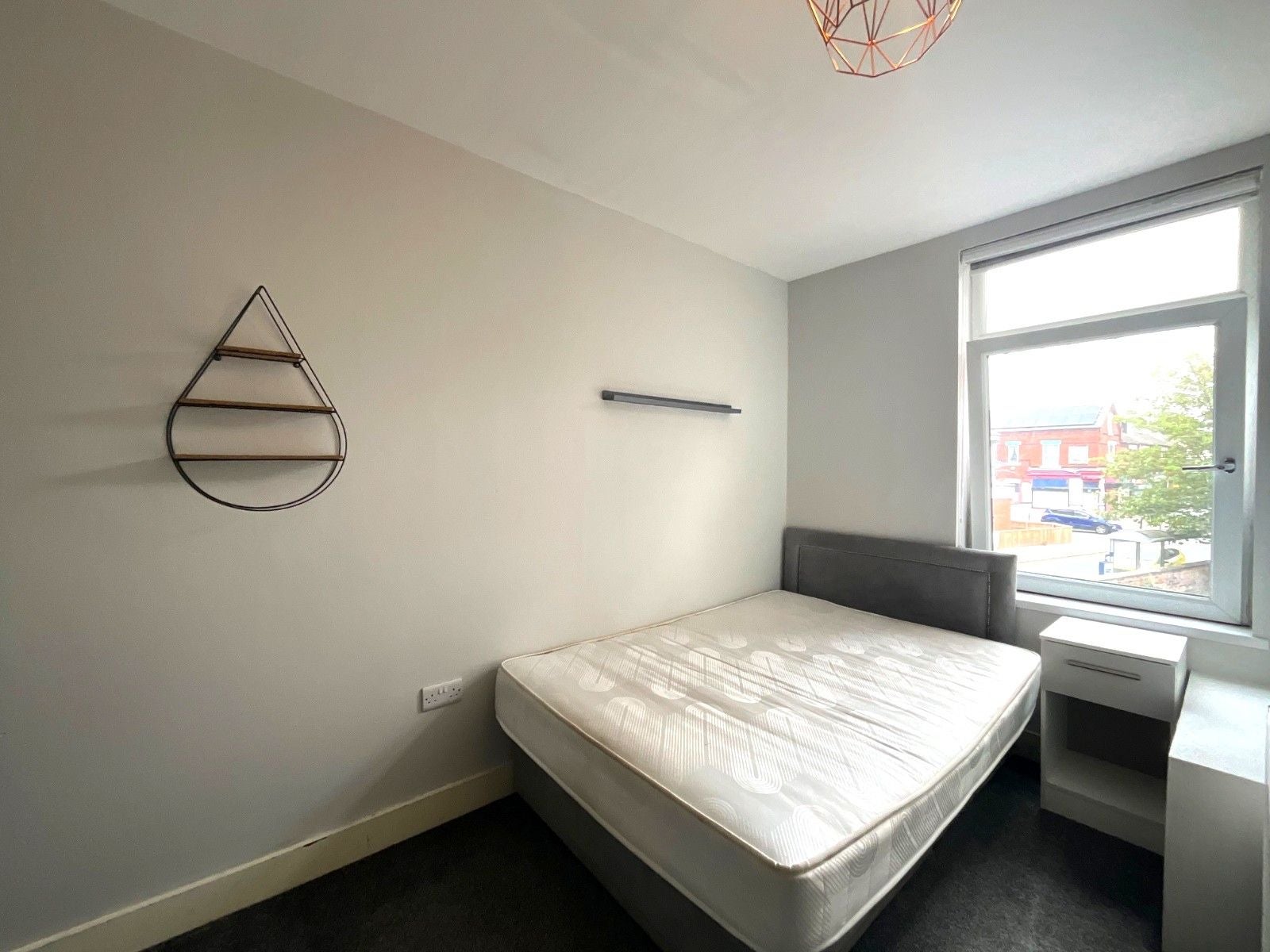 Room St Mary's Road in Doncaster