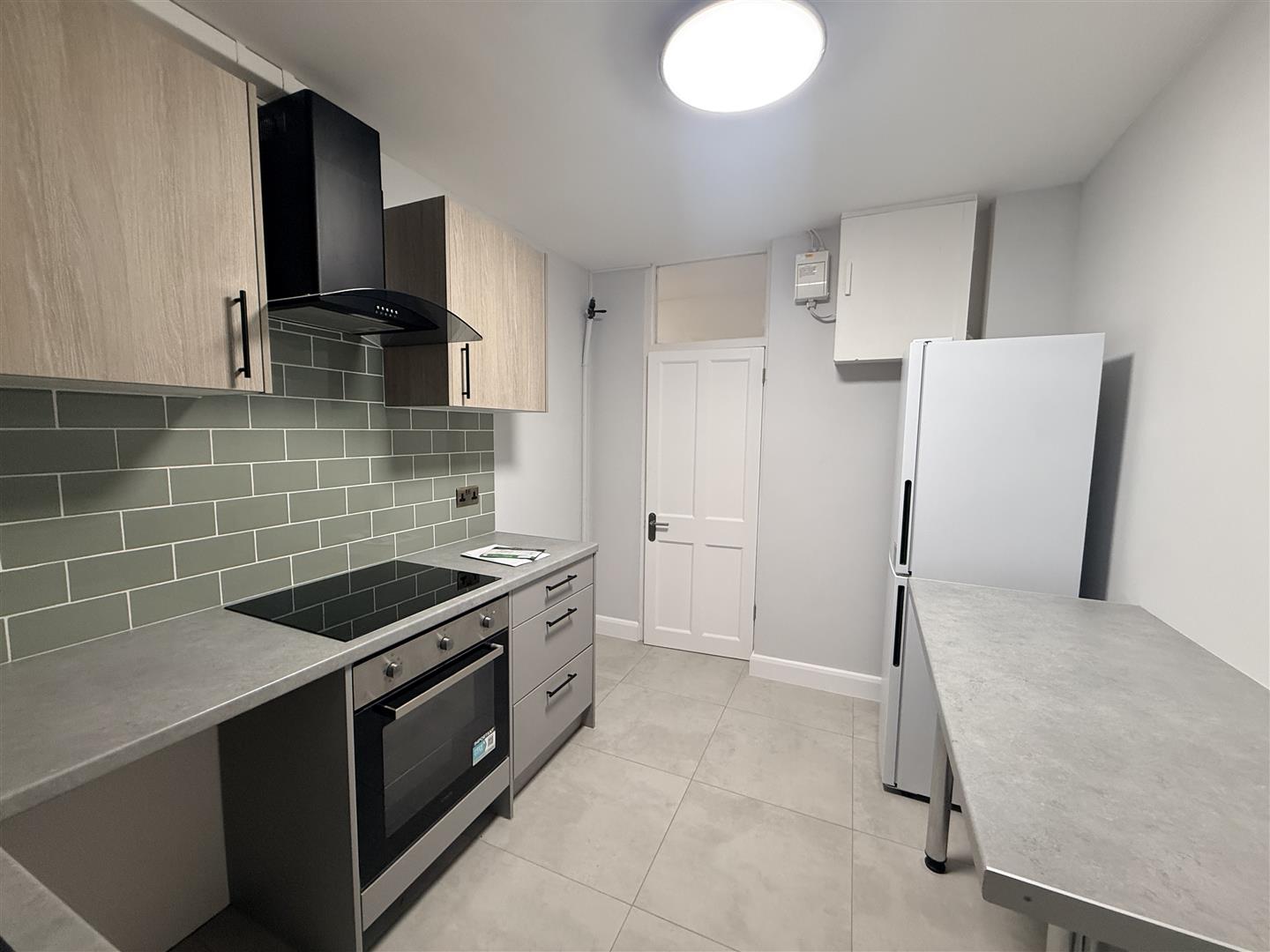Flat Wynash Gardens in Greater London