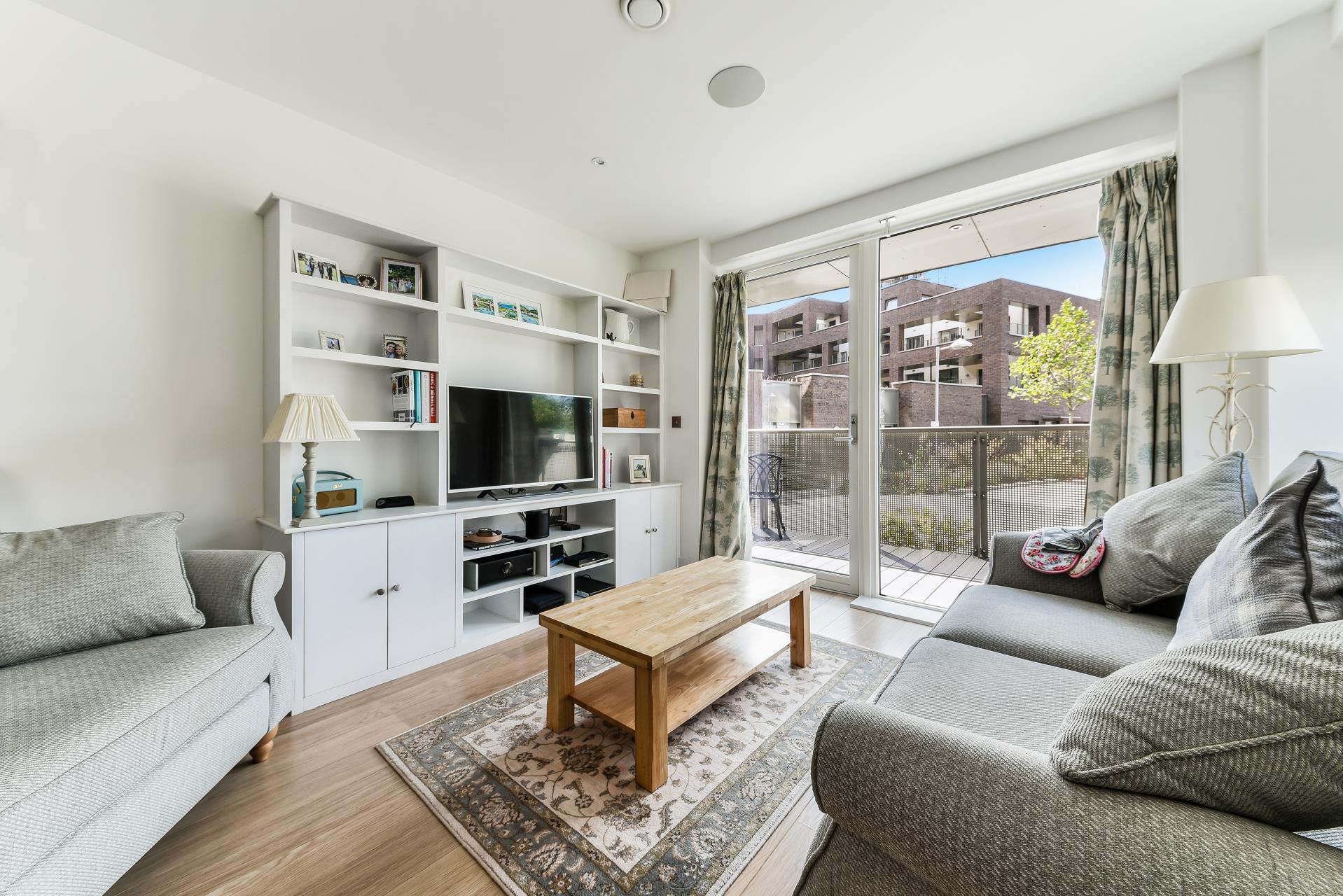Flat Stockwell Park Walk in Greater London