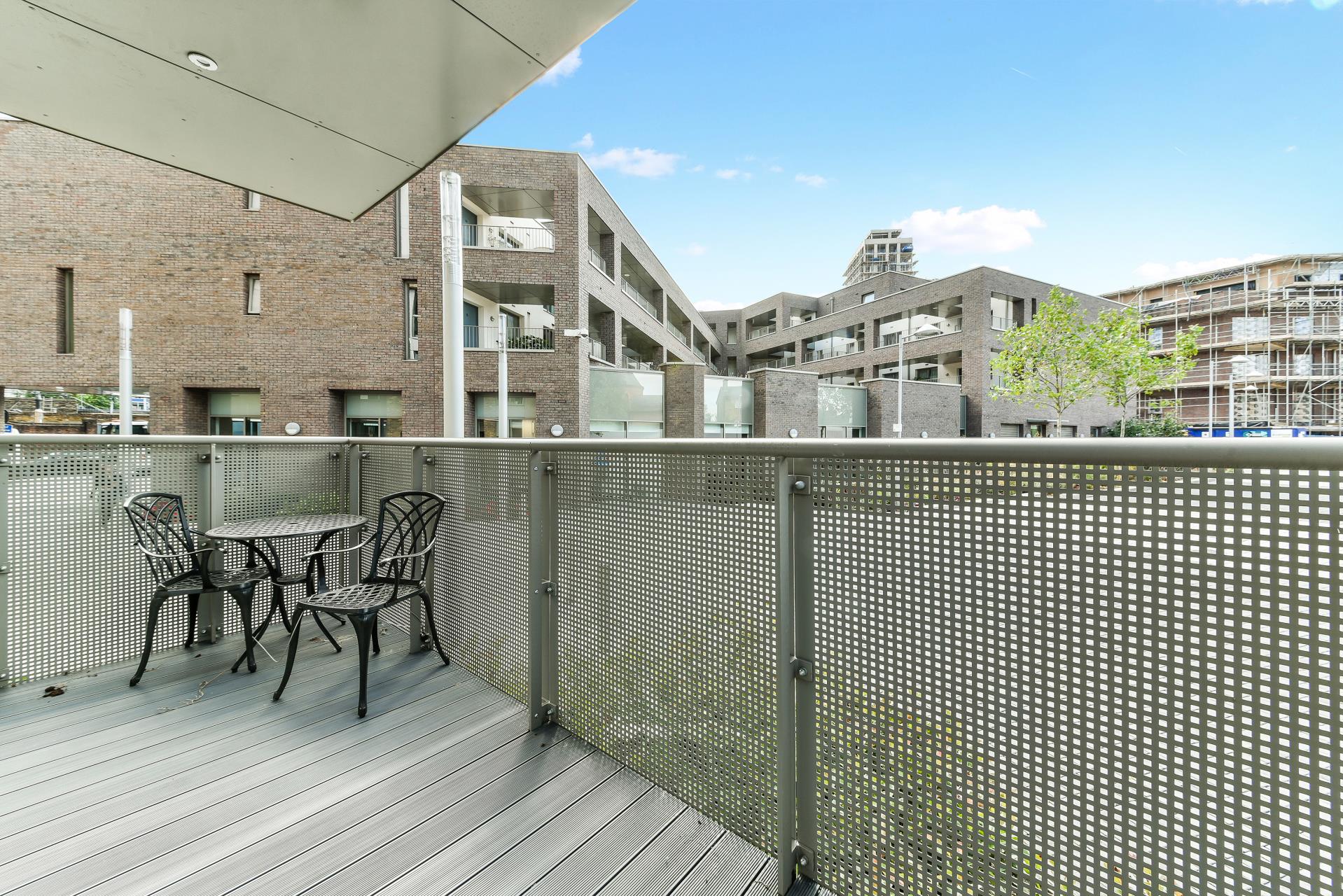 Flat Stockwell Park Walk in Greater London