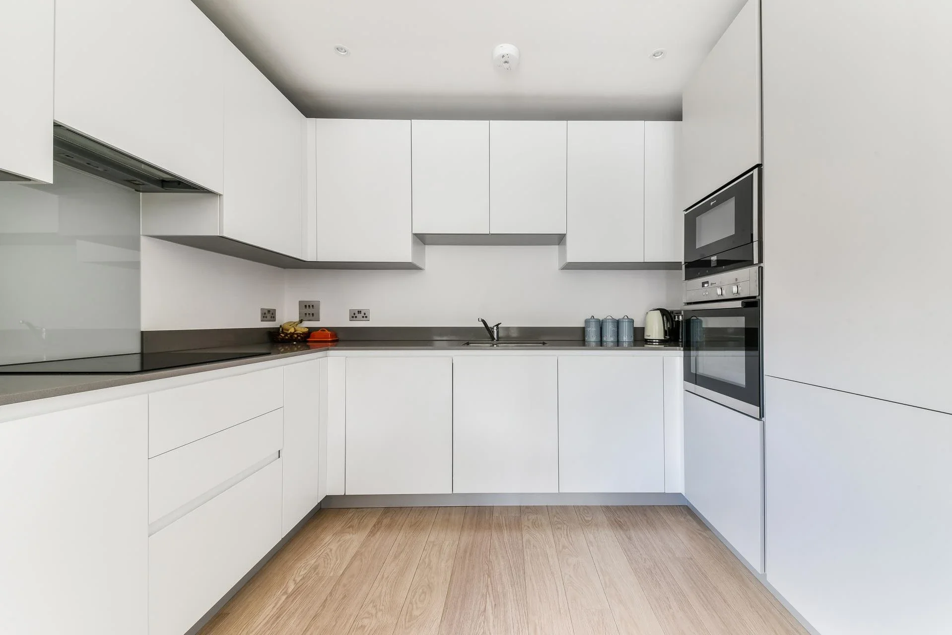 Flat Stockwell Park Walk in Greater London