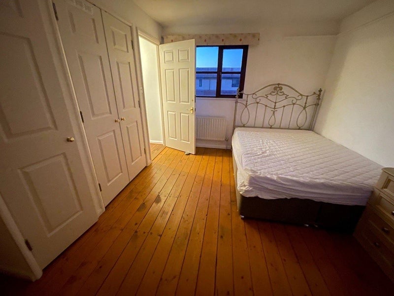 Room Primrose Close in Greater London
