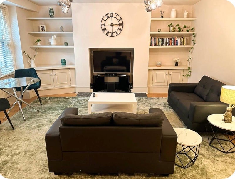 Room Kensington Gardens Square in City of Westminster