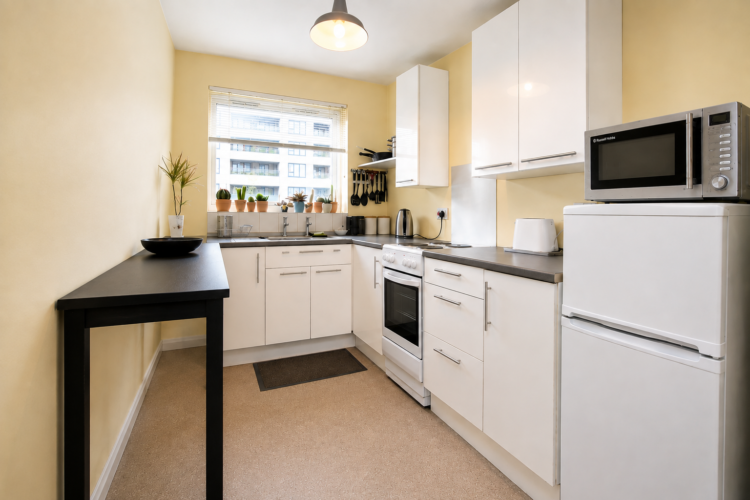 Flat Washboard Close in Greater London