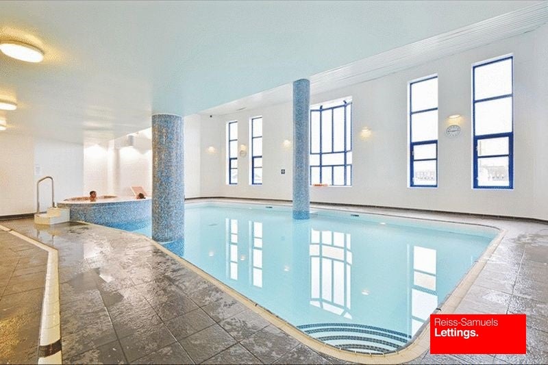 Flat Cyclops Mews in Greater London
