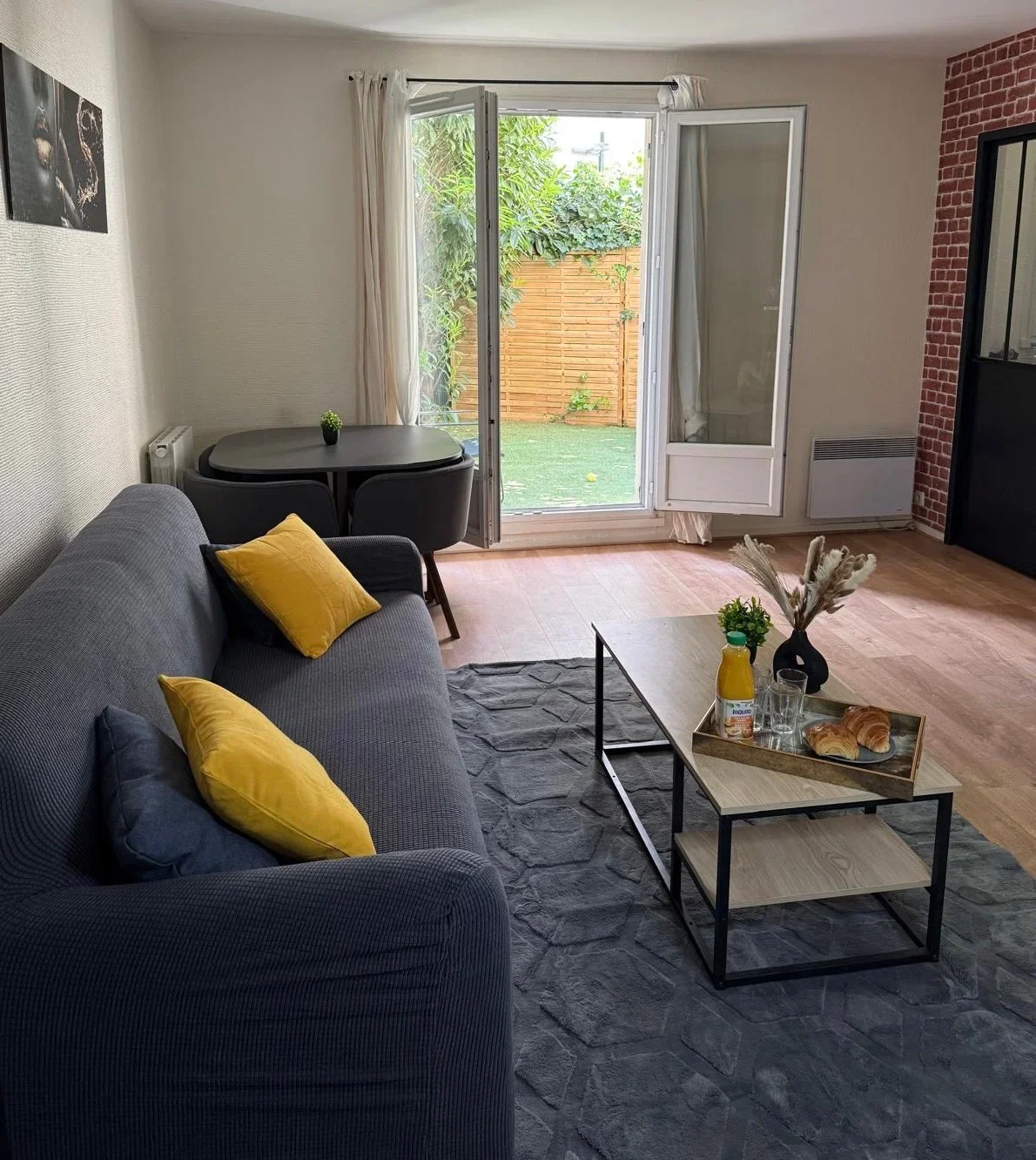 Flat Rue Victor Hugo in Puteaux