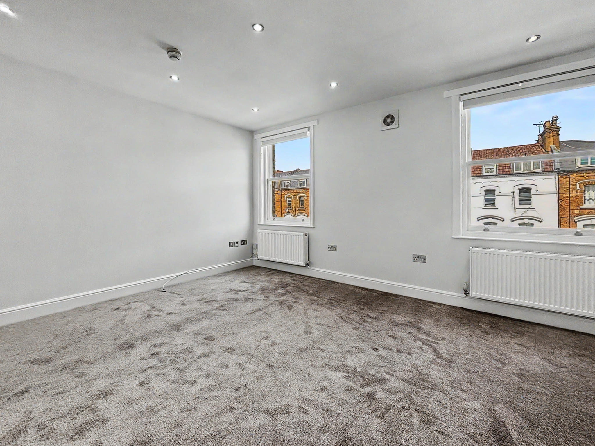 Flat Fortess Road in Greater London