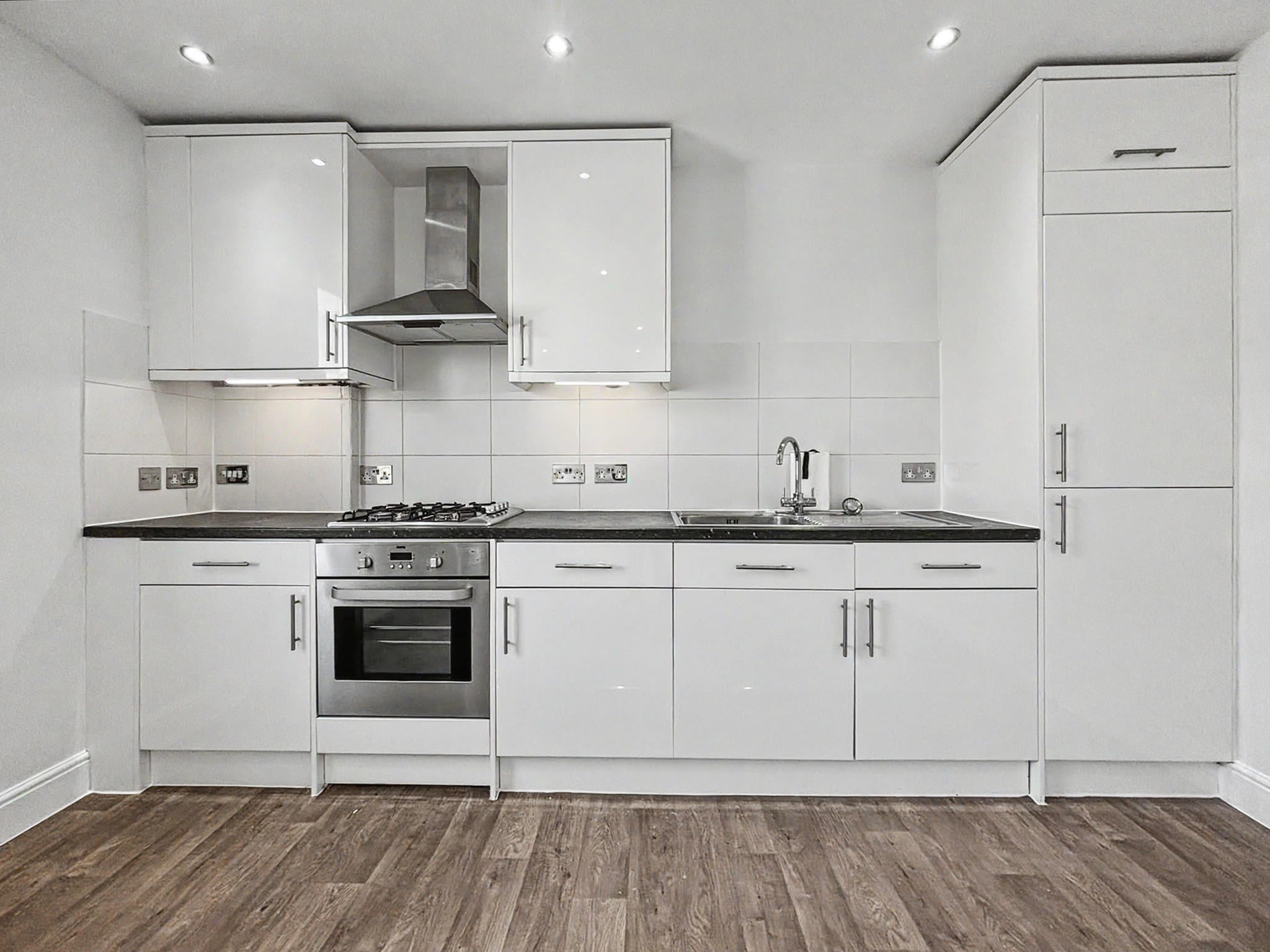 Flat Fortess Road in Greater London