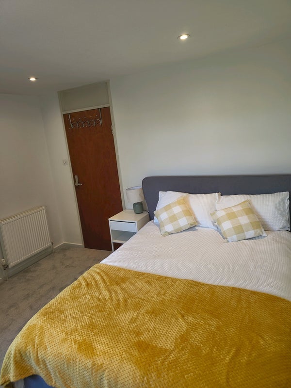 Room Altham Grove in Harlow