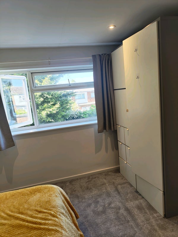 Room Altham Grove in Harlow